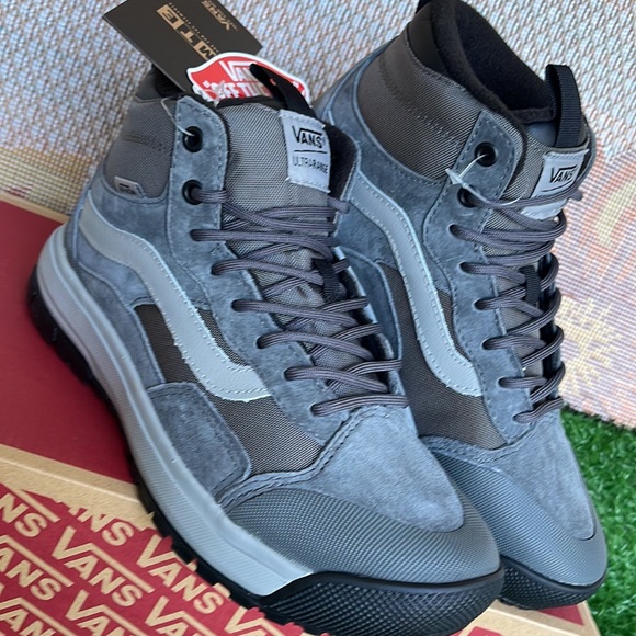 Vans Men’s Ultrarange Exo
Pewter
VN0ASKS5PWT
Boots, Sneakers, Hiking Athletic - Picture 9 of 16